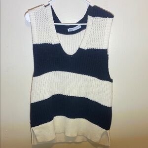Zara Black and White V-Neck Sweater